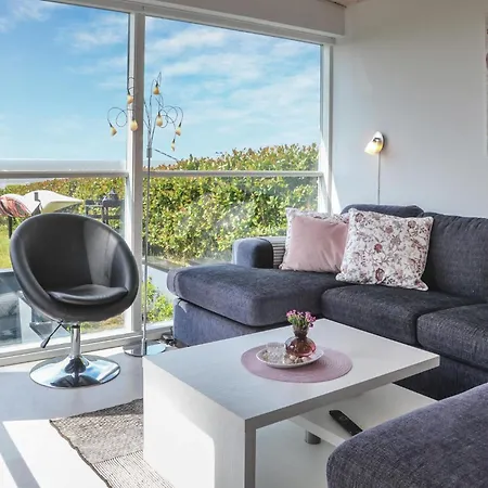 Four-Bedroom Holiday Home in Esbjerg V Сasa de vacaciones