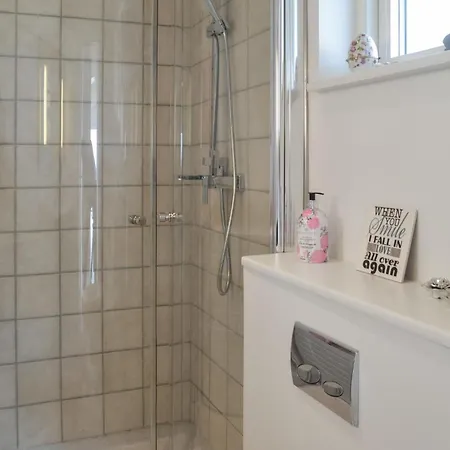 Gorgeous Home In Esbjerg V With House Sea View 度假居 *