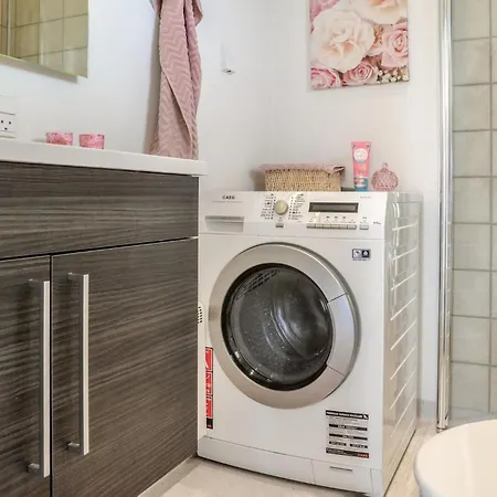 Four-bedroom In V Vakantiehuis *